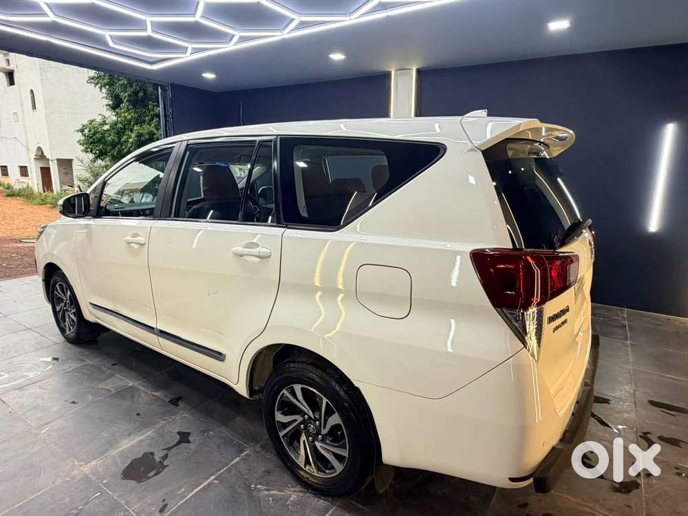 Toyota Innova Crysta 2.4 G Mt 8s, 2021, Diesel