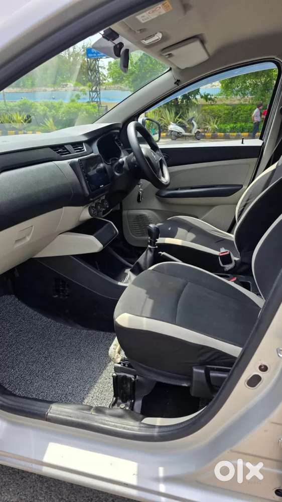 Renault Triber 1.0 Rxe, 2023, Petrol