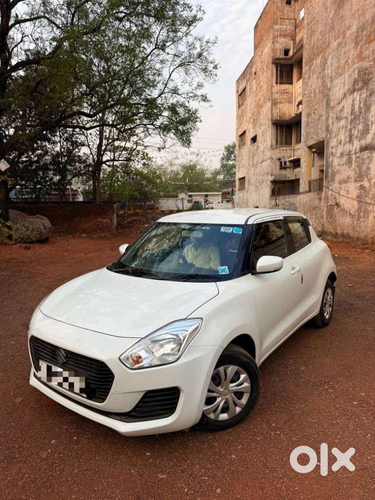 Maruti Suzuki Swift Vxi + Manual, 2019, Petrol