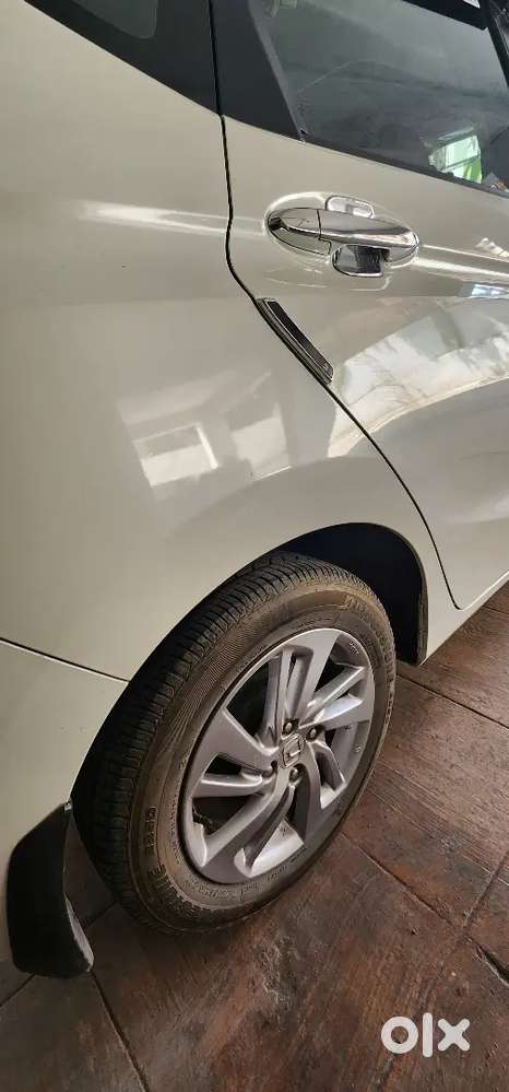 Non-negotiable - Honda Jazz 2021 Petrol 9920 Km Driven