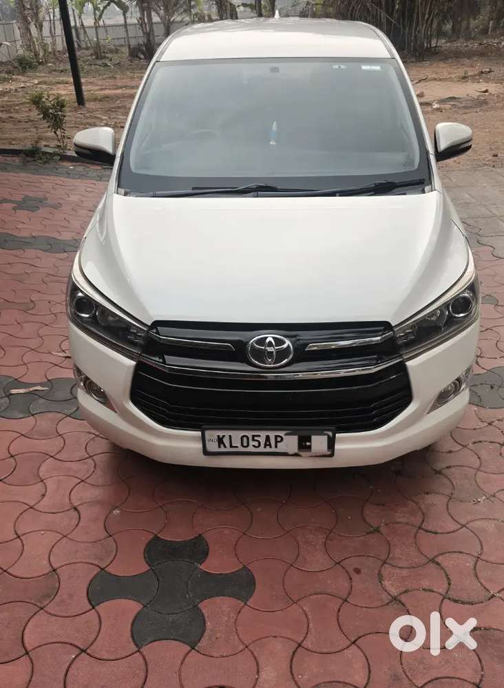 Toyota Innova Crysta 2016 Diesel Well Maintained