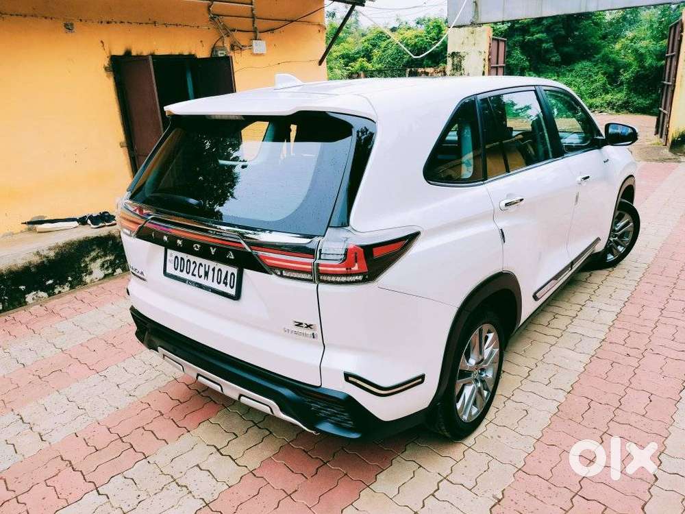 Toyota Innova Hycross 2.0 Zx (o) Hybrid 7 Str, 2024, Petrol