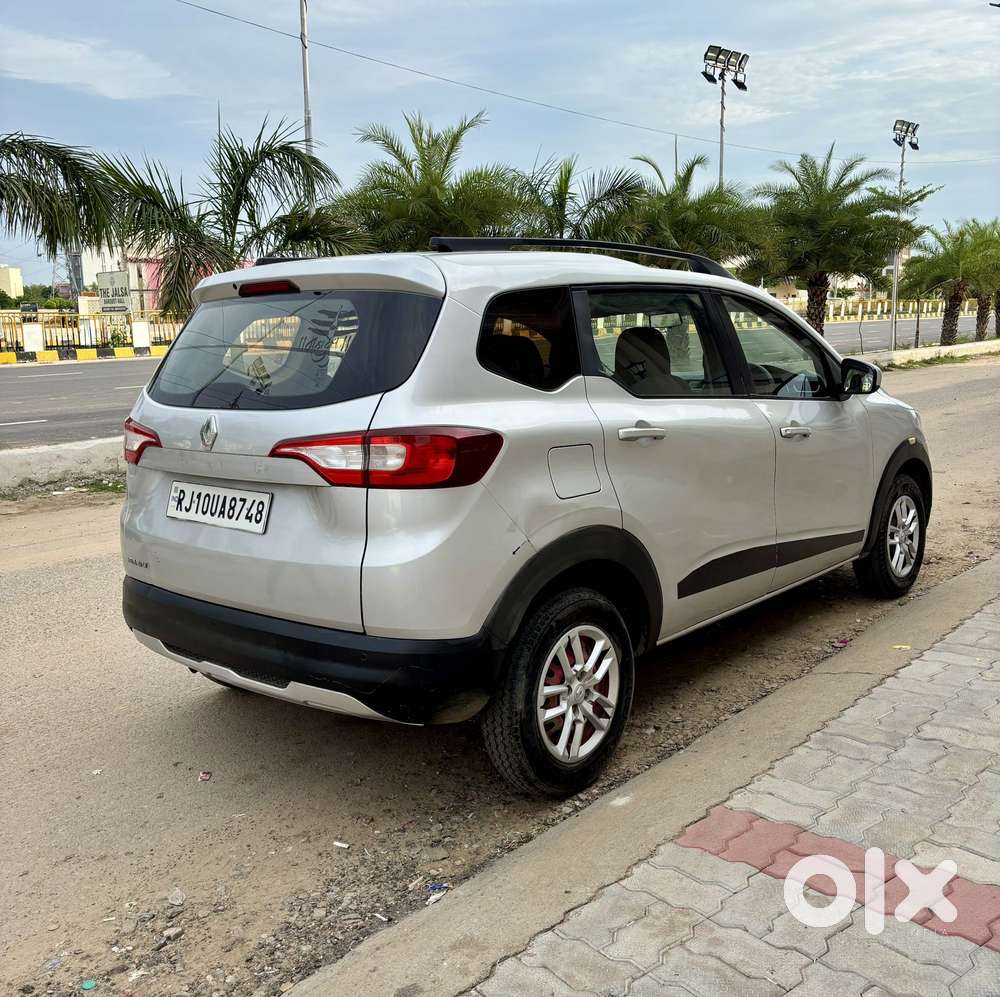 Renault Triber Rxt, 2022, Petrol