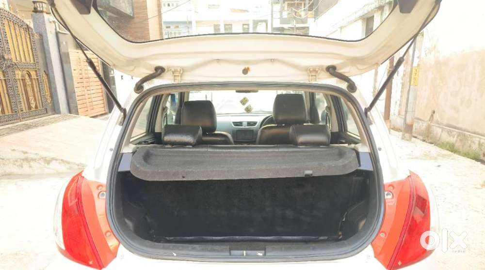 Maruti Suzuki Swift Vxi Abs Bsiv, 2014, Petrol