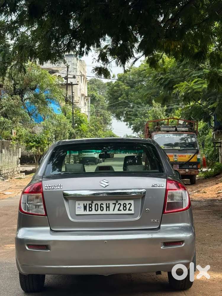 Maruthi Suzuki.  Swift Sx4