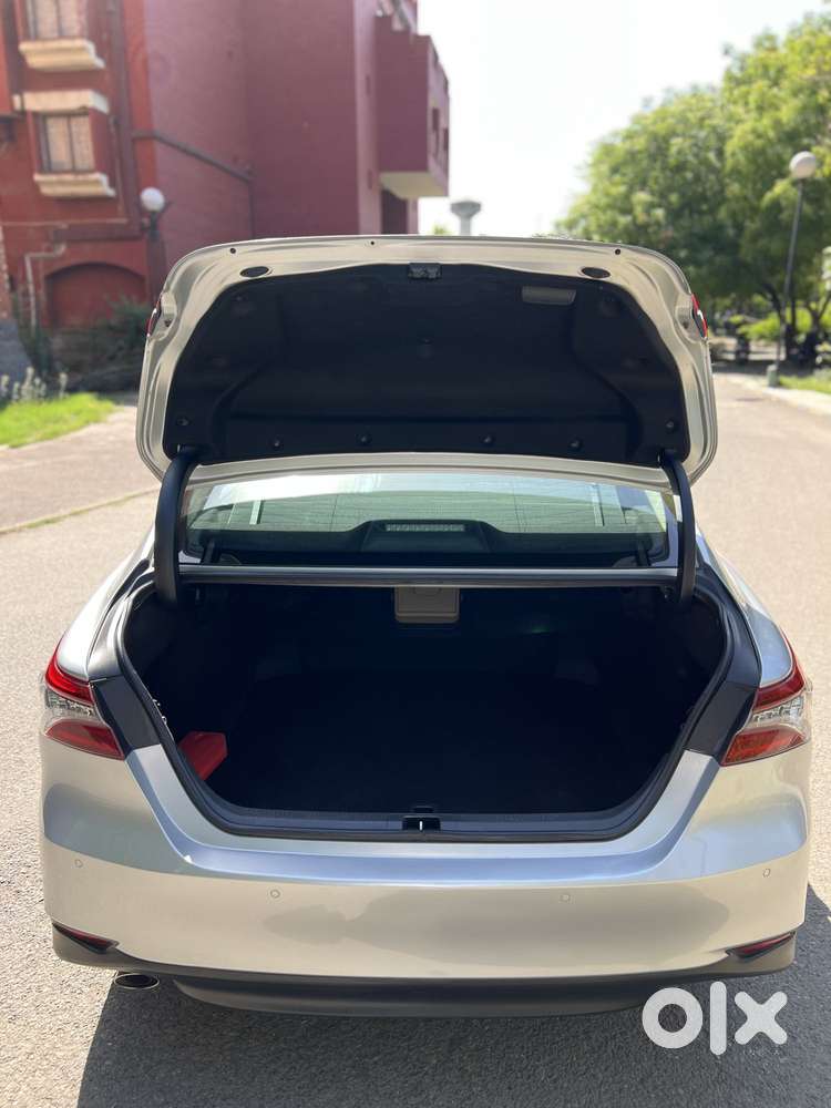 Toyota Camry 2.5 Hybrid, 2022, Petrol