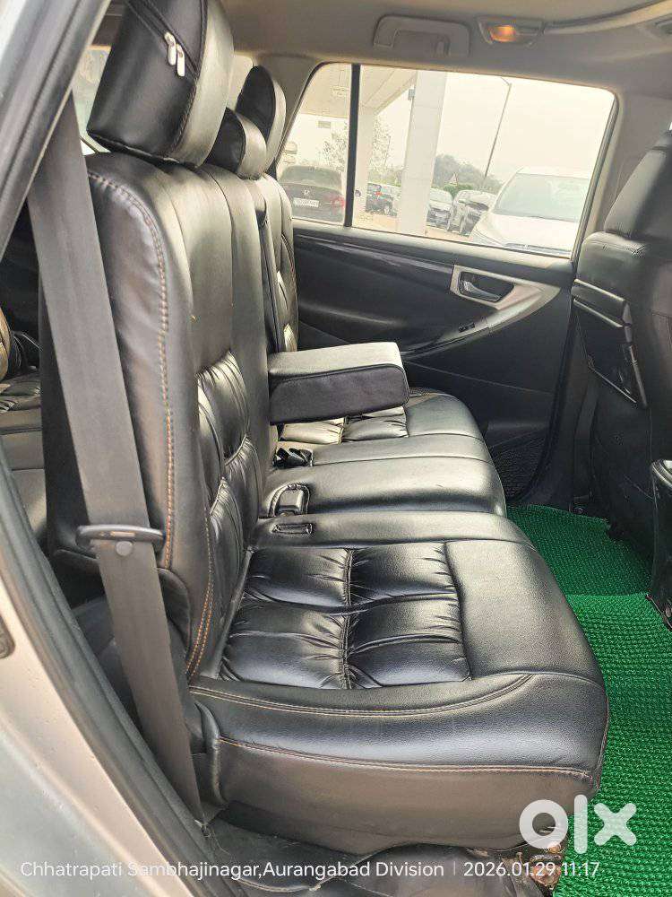 Toyota Innova Crysta 2.4 V 8 Str, 2016, Diesel