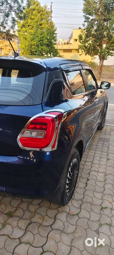Maruti Suzuki Swift Vxi + Manual, 2022, Petrol