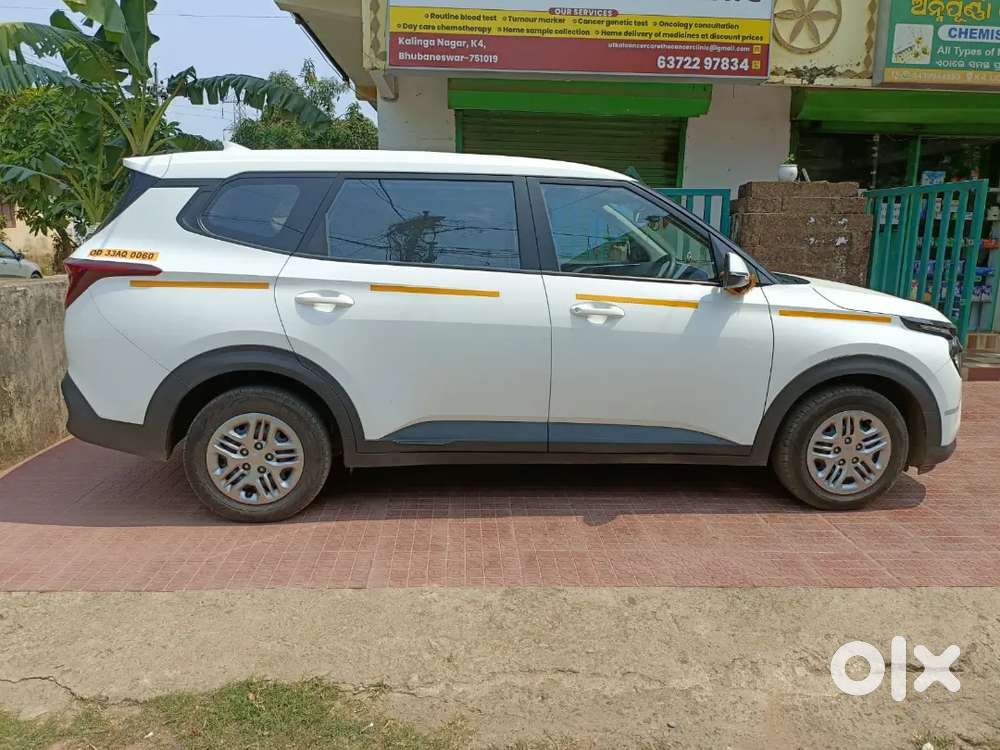 Kia Carens 2024 Petrol Good Condition