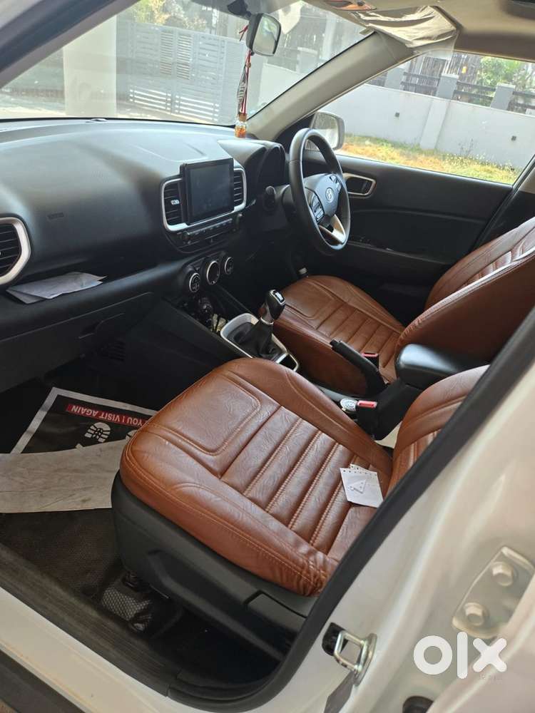 Hyundai Venue 2020 Petrol 30000 Km Driven
