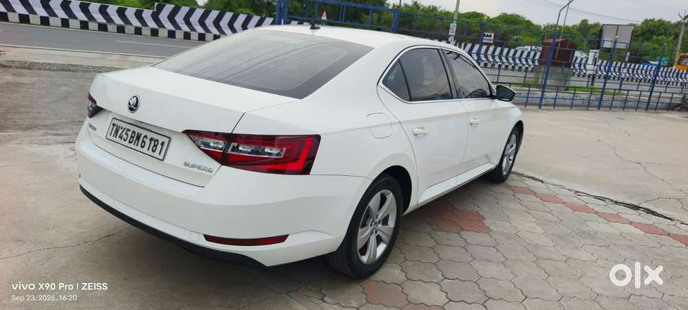 Skoda Superb Style 1.8, 2016, Petrol