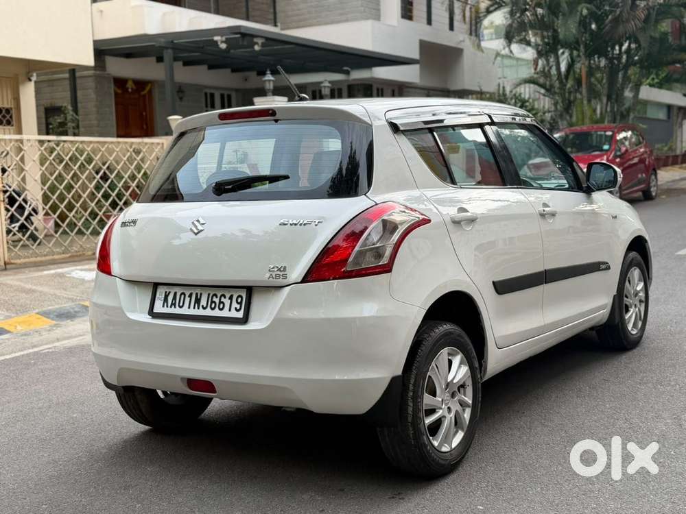 Maruti Suzuki Swift Vvt Zxi, 2012, Petrol