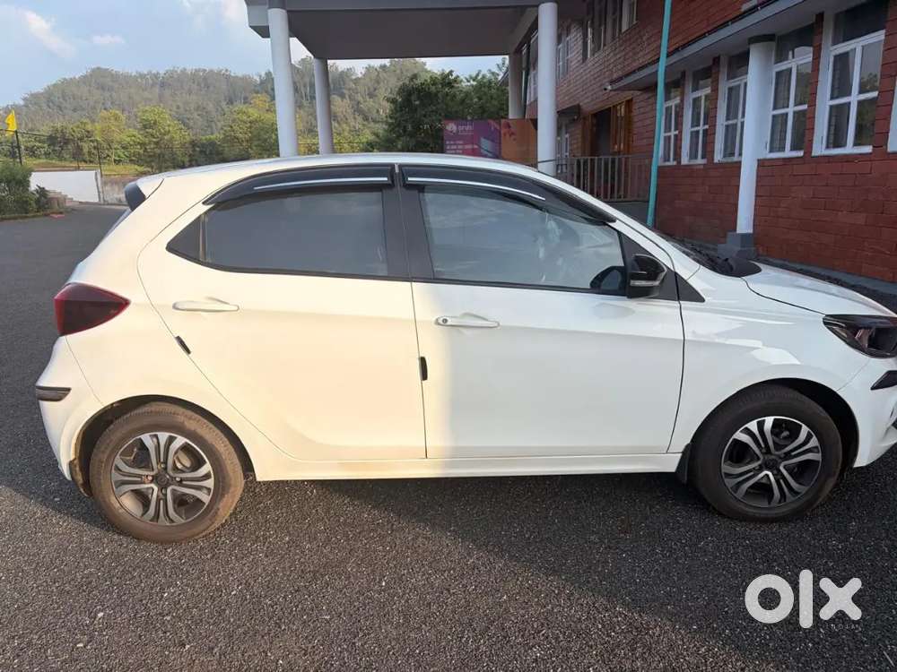Tata Tiago 2024 Rhythm Petrol Manual