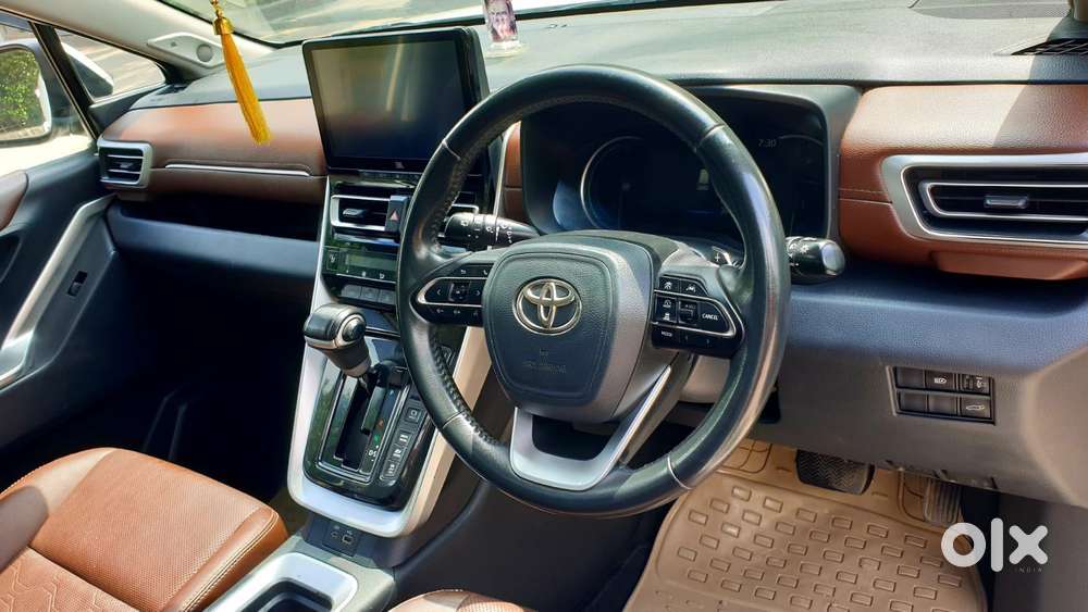 Toyota Innova Hycross Zx(o), 2023, Petrol