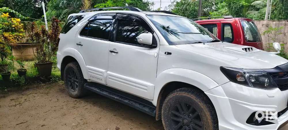 Toyota Fortuner 2.8 4x4 Mt  First Owner Jbl Audio  Lc Seats  75kkm