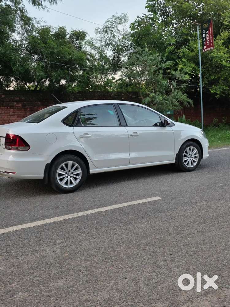 Volkswagen Vento 1.2 Highline Plus At 16 Alloy, 2017, Petrol