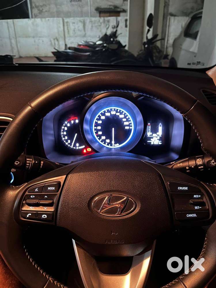 Single Owner_hyundai Venue Sx 1.0 Turbo Petrol Manual_dec21_31,000km
