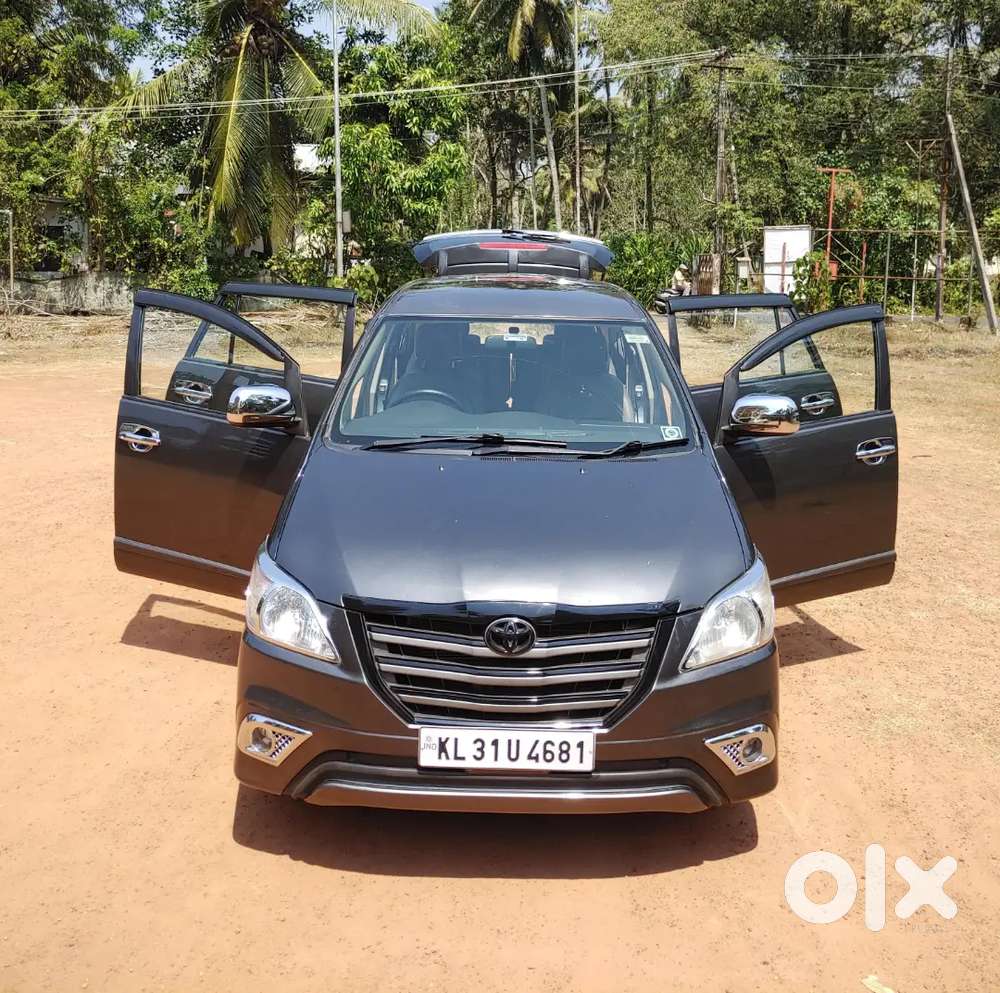 Toyota Innova Dec 2015 Model Diesel 128628 Km Driven