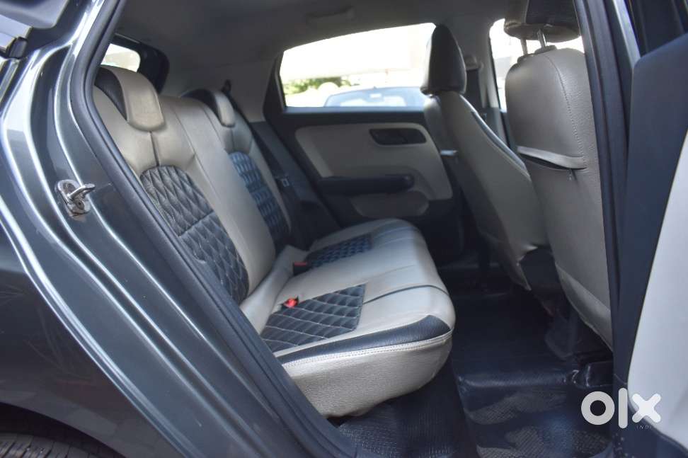 Tata Altroz 1.2 Xt, 2023, Petrol