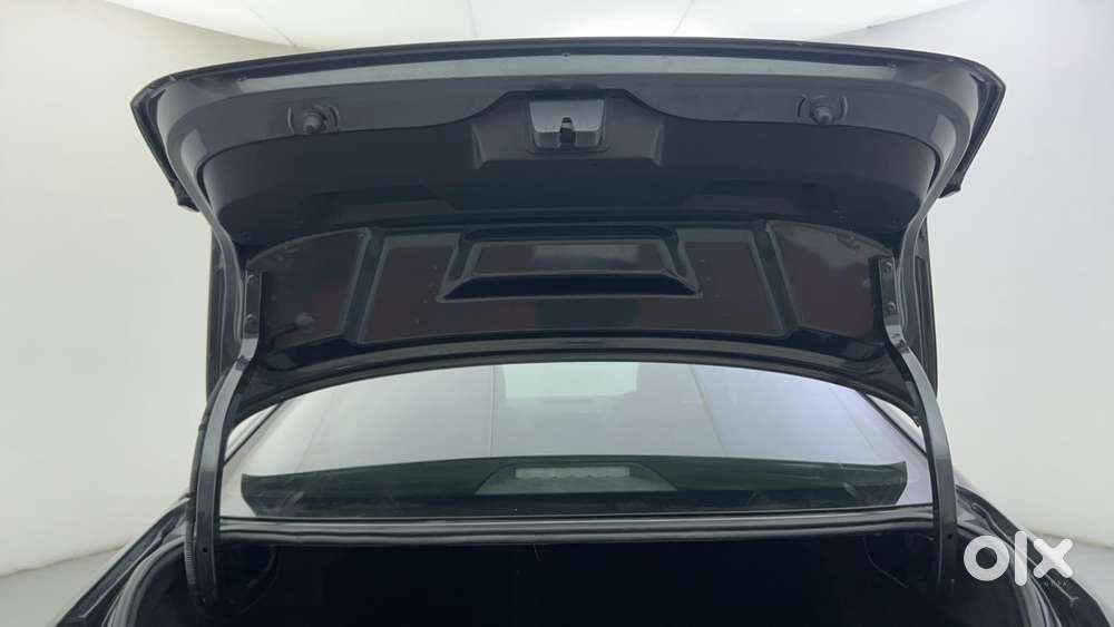 Skoda Slavia Style 1.0l Tsi Mt, 2023, Petrol