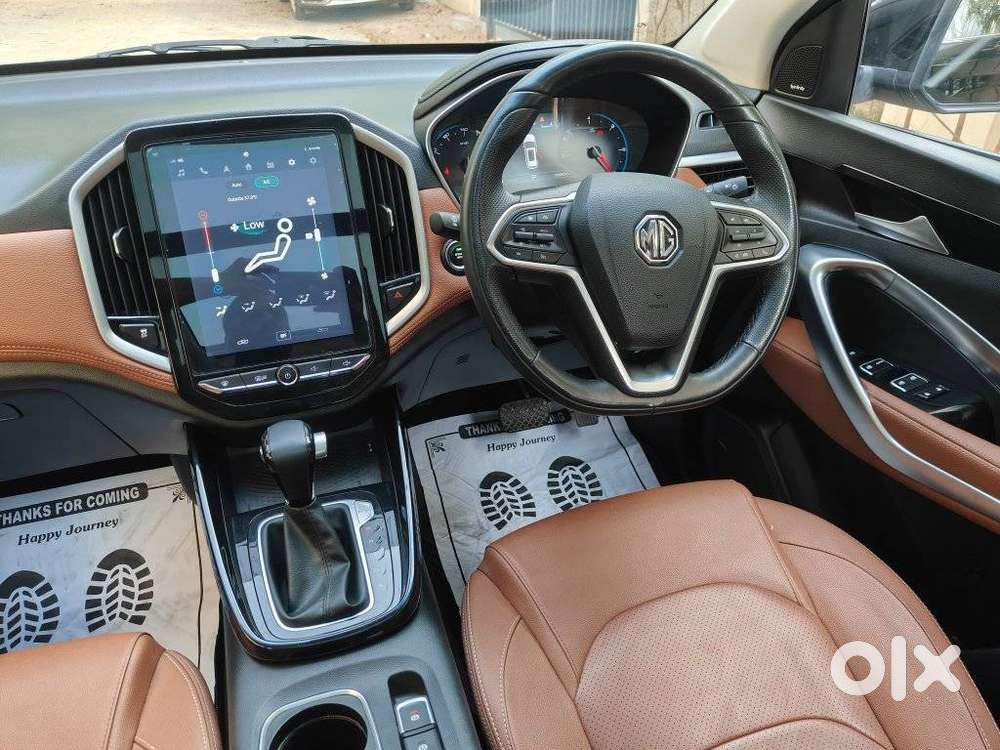 Mg Hector Plus Sharp Pro 1.5 Turbo Petrol Cvt 7 Str, 2023, Petrol