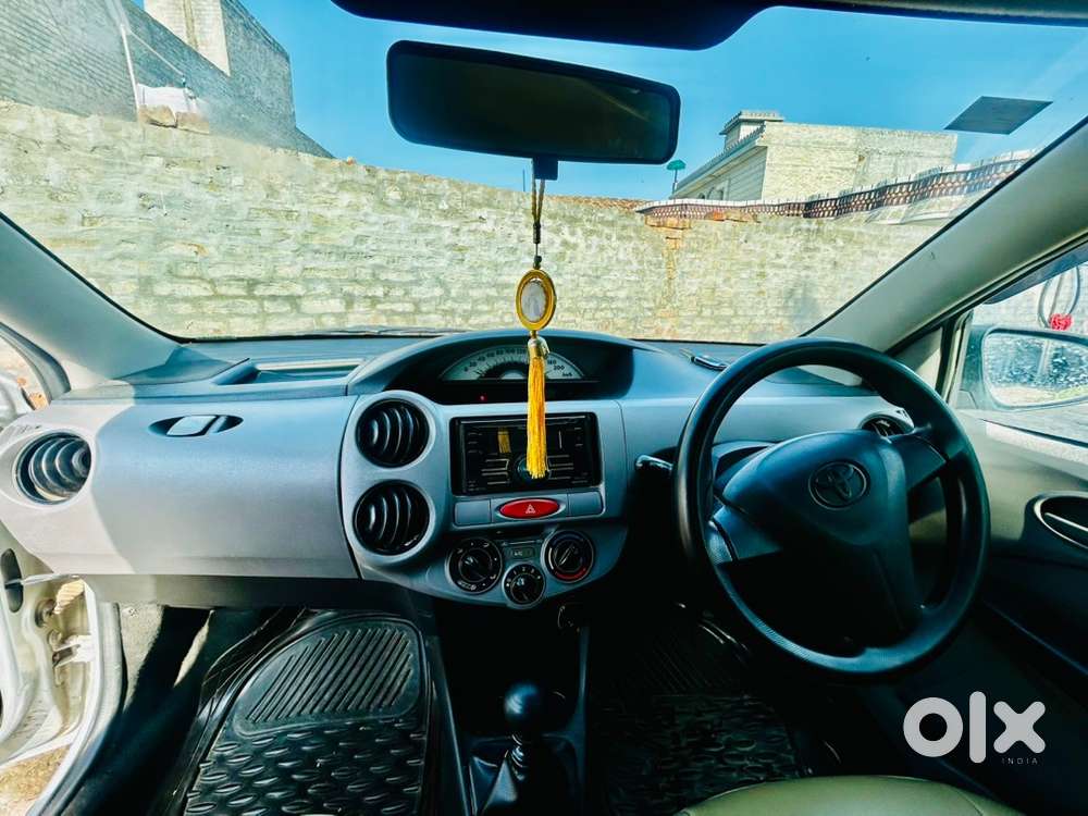 Toyota Etios Liva 2011