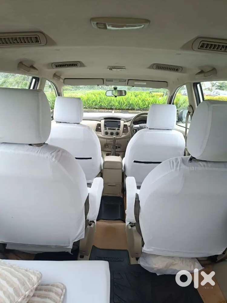 Toyota Innova 2014 Diesel Well Maintained Company Service
