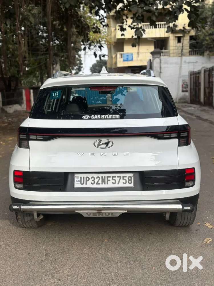 Hyundai Venue 2022 Petrol Well Maintained