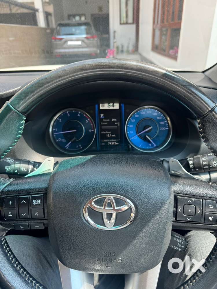 Toyota Fortuner (2021-present) 4x2at Diesel 2021