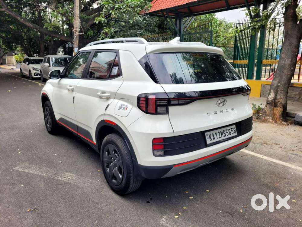 Hyundai Venue 1.2 S (o), 2023, Petrol
