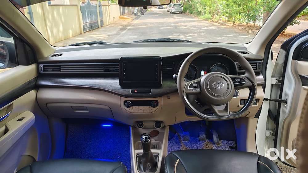 Toyota Rumion V Mt, 2024, Petrol