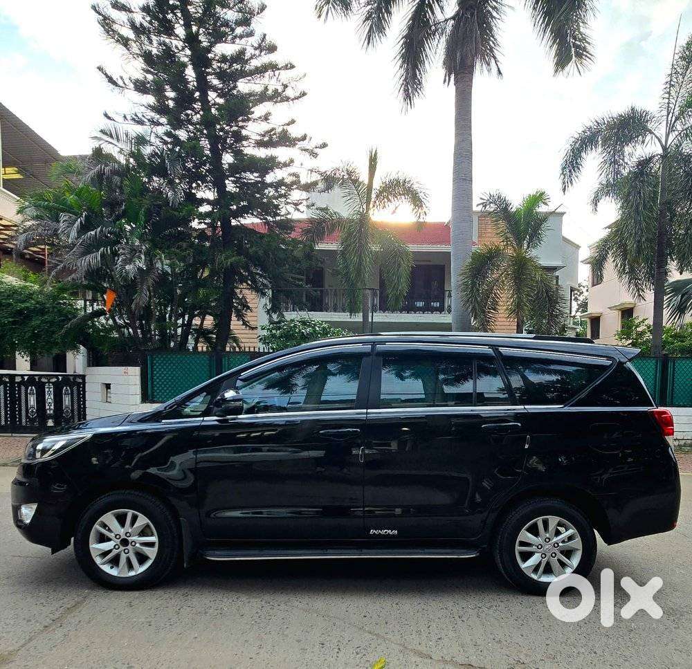 Toyota Innova Crysta [2020-ongoing] 2.4 Gx 8 Str, 2023, Diesel