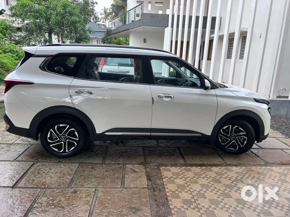 Kia Carens Petrol 2023
