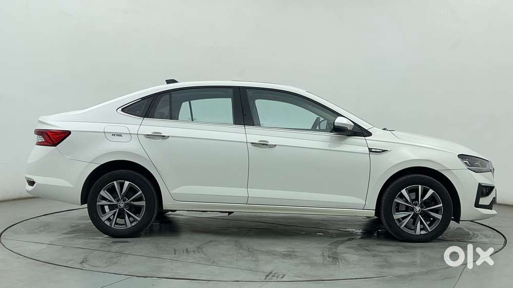 Skoda Slavia Style 1.0l Tsi Mt, 2022, Petrol