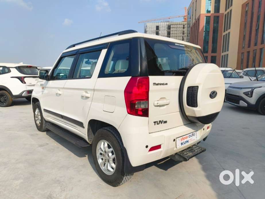 Mahindra Tuv 300 T8, 2016, Petrol