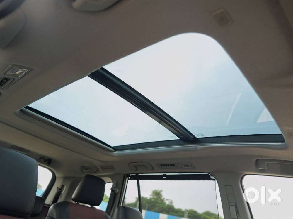 Toyota Innova Hycross 2.0 Zx (o) Hybrid 7 Str, 2025, Petrol