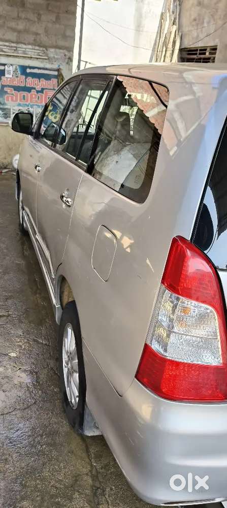 Toyota Innova 2.5 V 2015