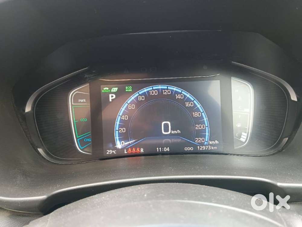 Maruti Suzuki Grand Vitara 1.5 Alpha Plus Intelligent Hybrid Ecvt, 2..