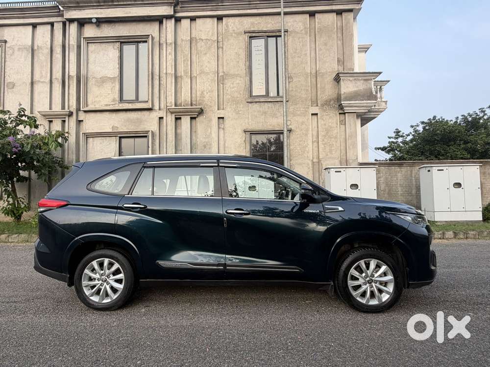 Toyota Innova Hycross 2.0 Vx Hybrid 8 Str, 2024, Petrol
