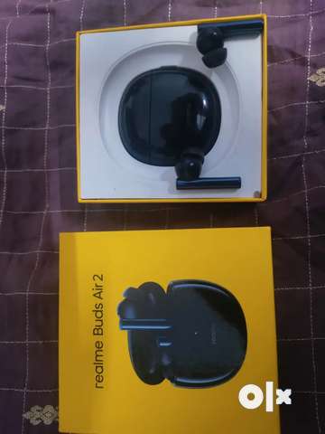 Realme buds air 2 one year old working good condition