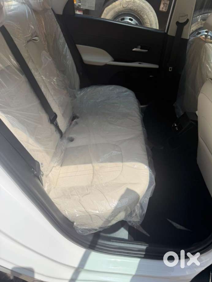 Hyundai Verna 1.5 Sx (o) Ivt, 2025, Petrol