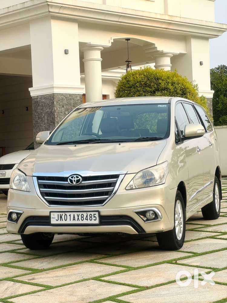 Toyota Innova 2.5 V 2014