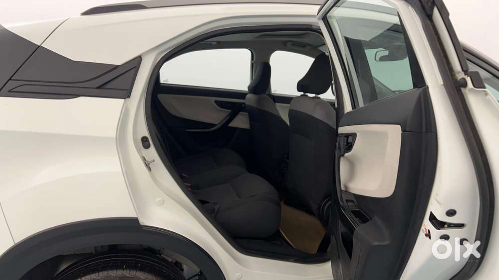 Tata Nexon Pure (s) 1.2 Petrol 6amt, 2024, Petrol