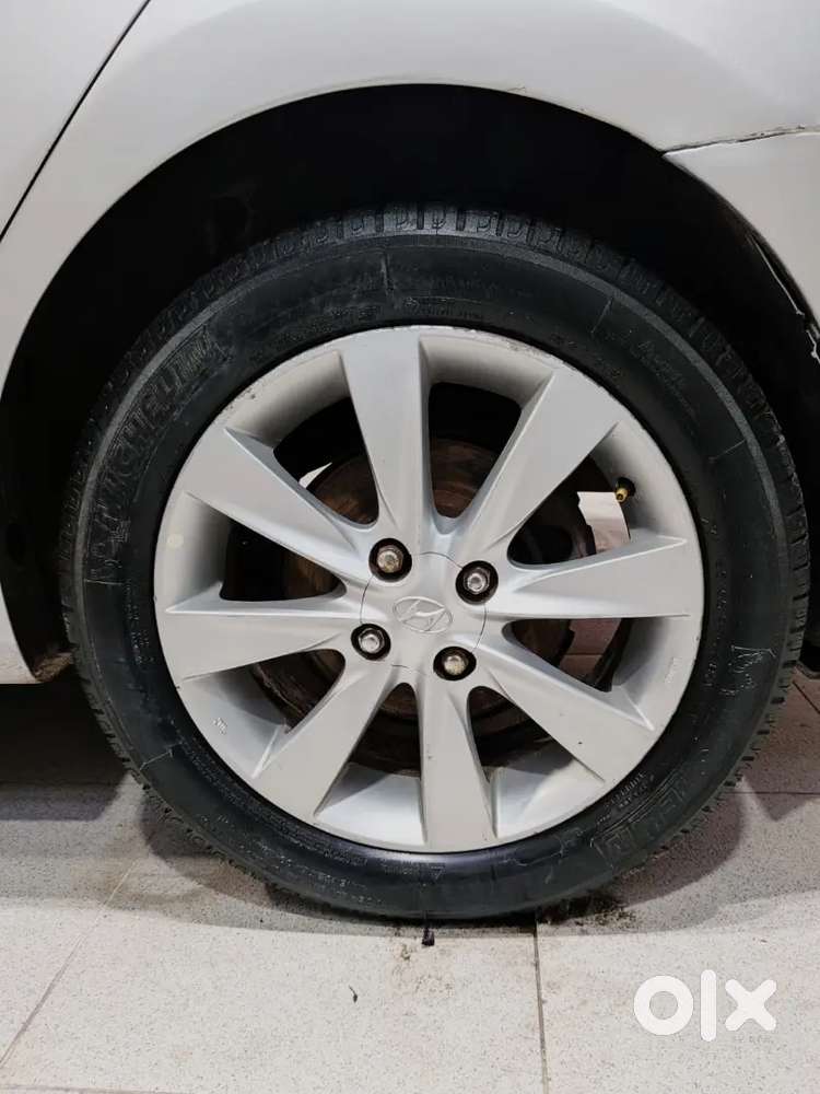 Ka22p9331hyundai Verna 1.6 Crdi Manual 2013