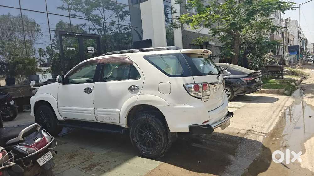 Toyota Fortuner Diesel 2013 Variant