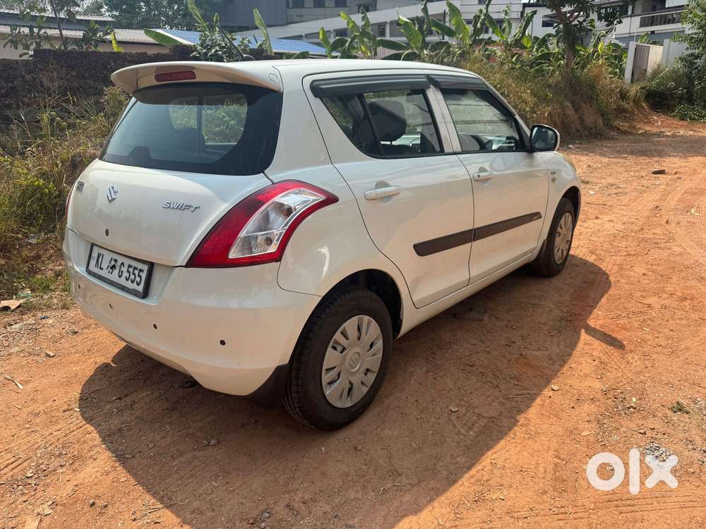Maruti Suzuki Swift 1.2 Lxi (o), 2017, Petrol