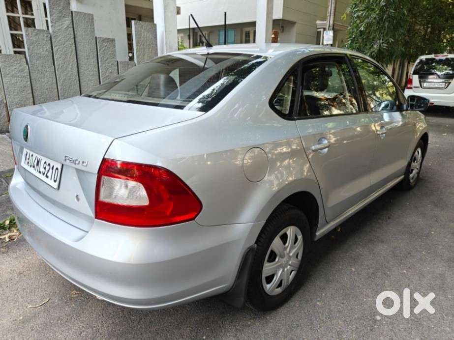 Skoda Rapid 1.6 Mpi Ambition, 2013, Petrol