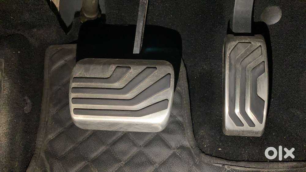 Mahindra Xuv700 2.0 Ax 7 Petrol At Luxury Pack Str, 2023, Petrol