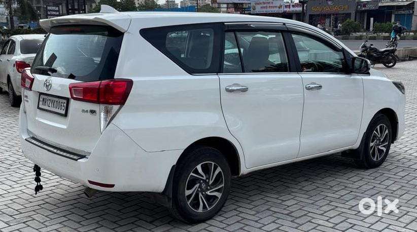 Toyota Innova Crysta 2.4 V 8 Str, 2025, Diesel