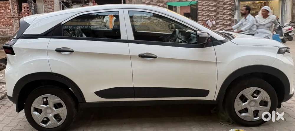 Tata Nexon Smart Plus1.2 Revotron Petrol 5 Mt, 2026, Petrol